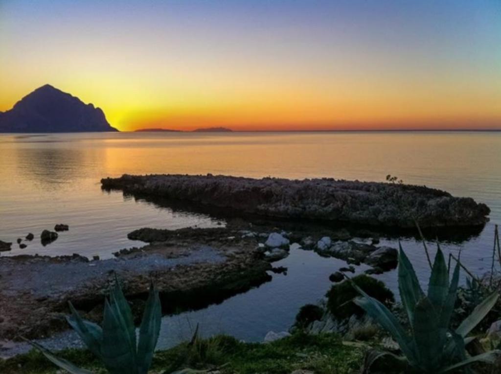 Hotel Cala di Ponente Castelluzzo Esterno foto