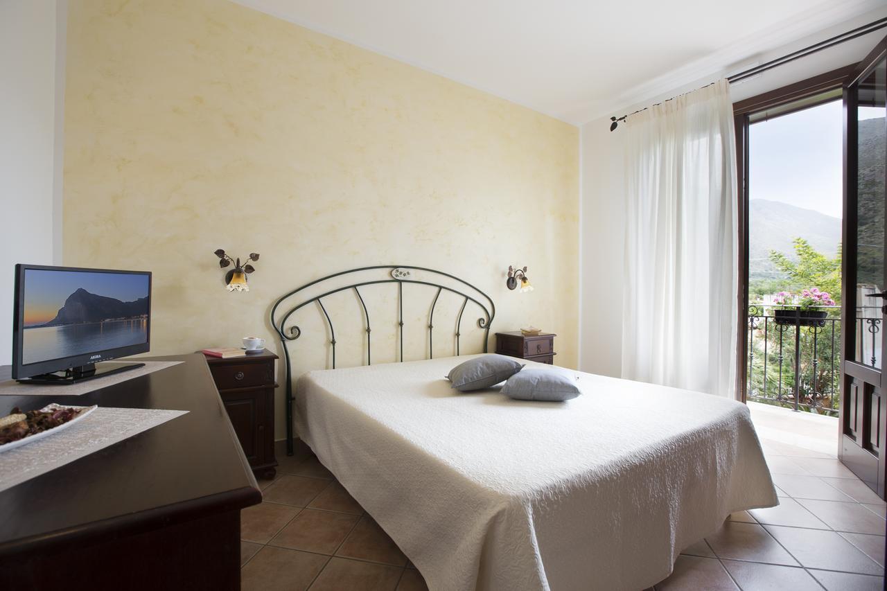 Hotel Cala di Ponente Castelluzzo Esterno foto