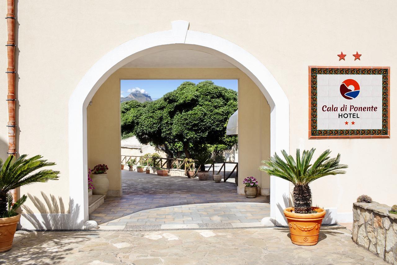 Hotel Cala di Ponente Castelluzzo Esterno foto